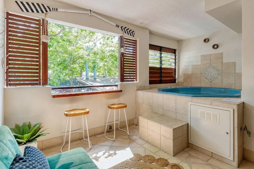 Apartment The Lookout Lux Spa, Heart Of Port Douglas Mk Australia
